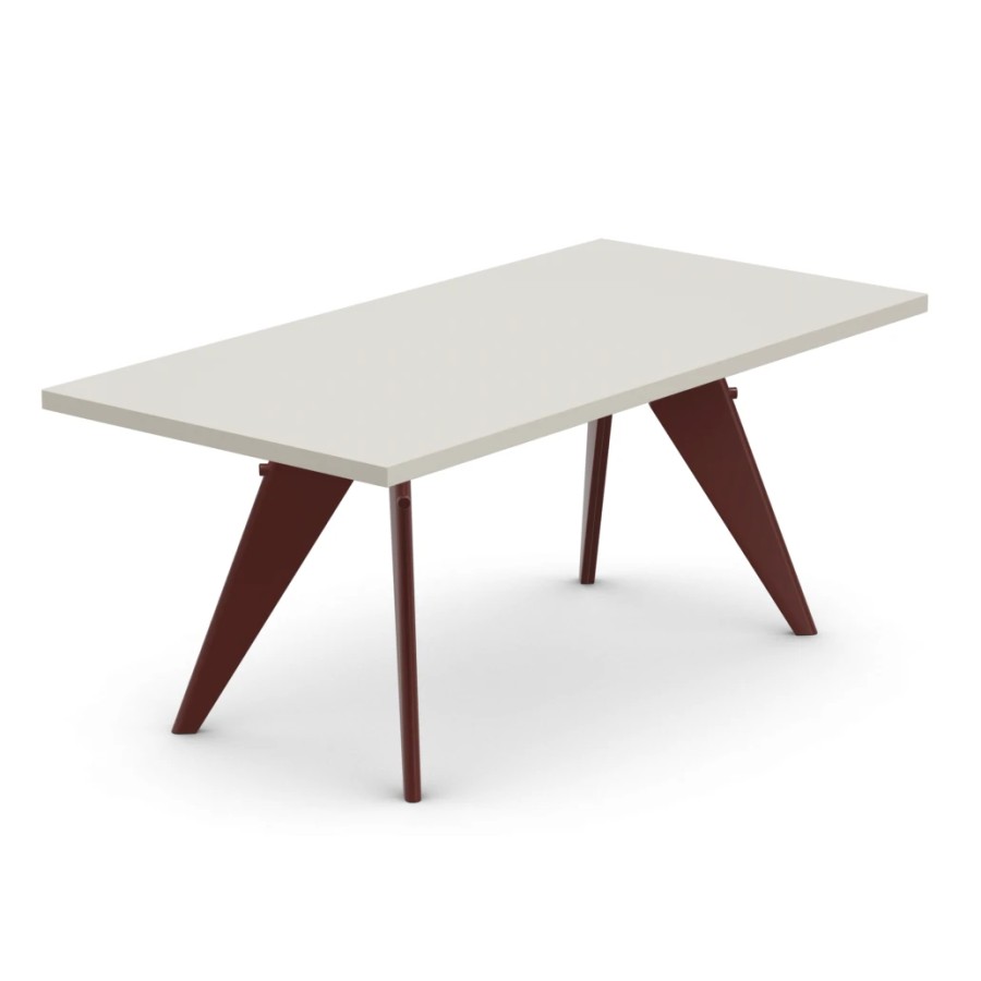 Em table