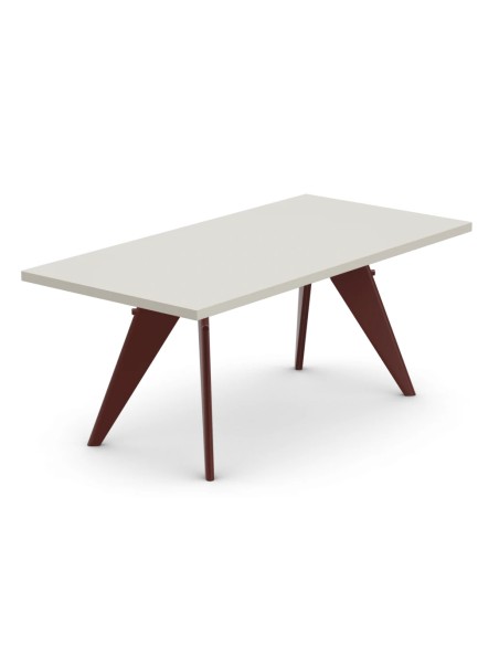 Em table